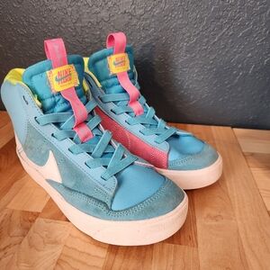 Kidz Nike Mid Blazer, Size 2